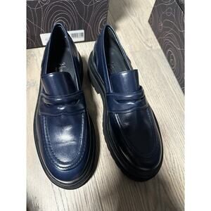 Homers Rounded Toe Leather Loafers Size 6.5 Navy Blue